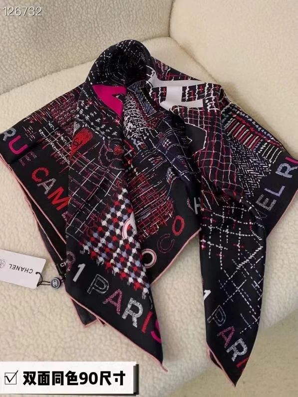 Chanel silk scarf 90X90cm E09 (18)